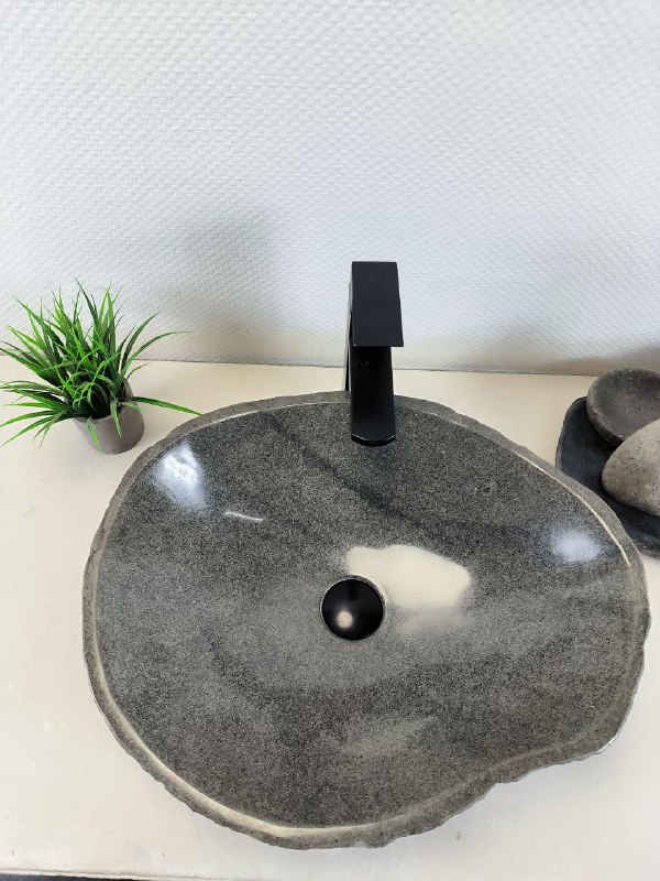 17401535-814d-47bb-941b-8e57a2332191