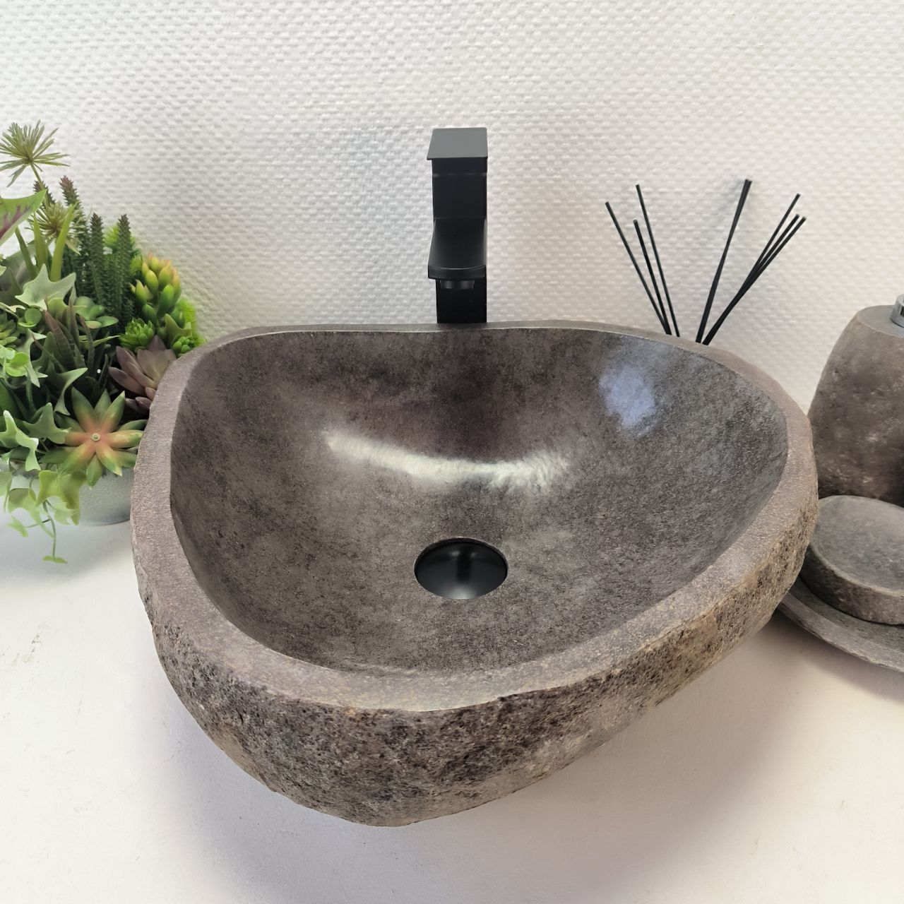 Раковина из речного камня RS-63496 (44*43*15) из натурального камня