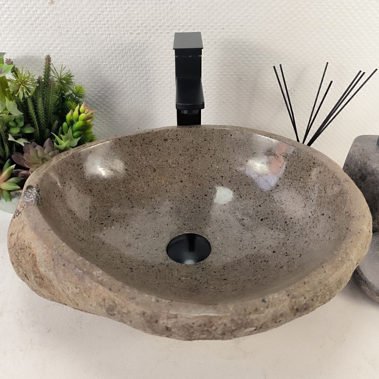 Раковина из речного камня RS-65101 46*40*15 из натурального камня