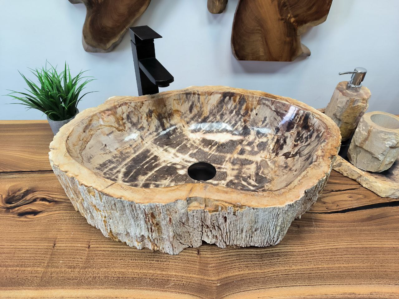 photo_2025-05-14_17-11-30