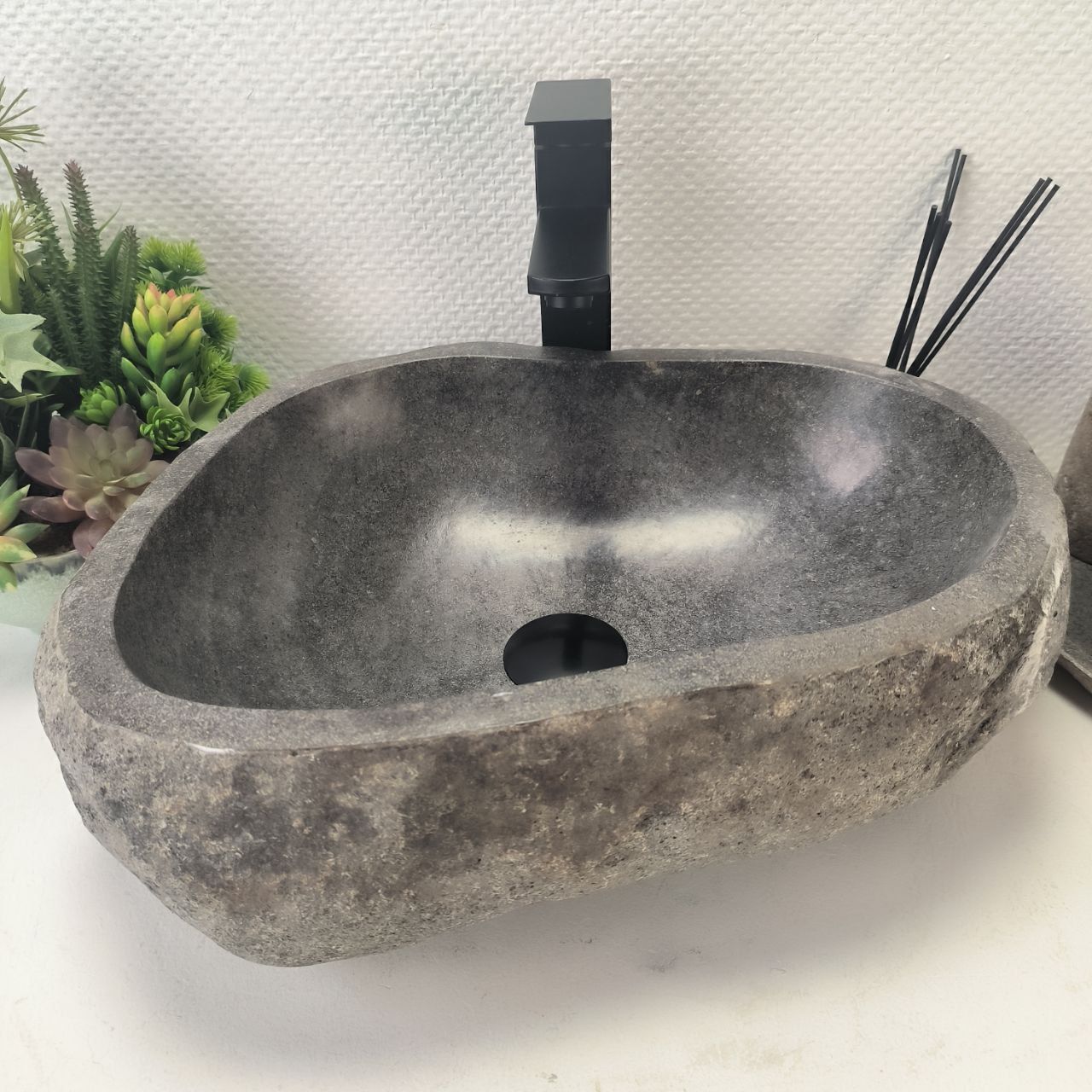 Раковина из речного камня RS-63657 (45*37*15) из натурального камня