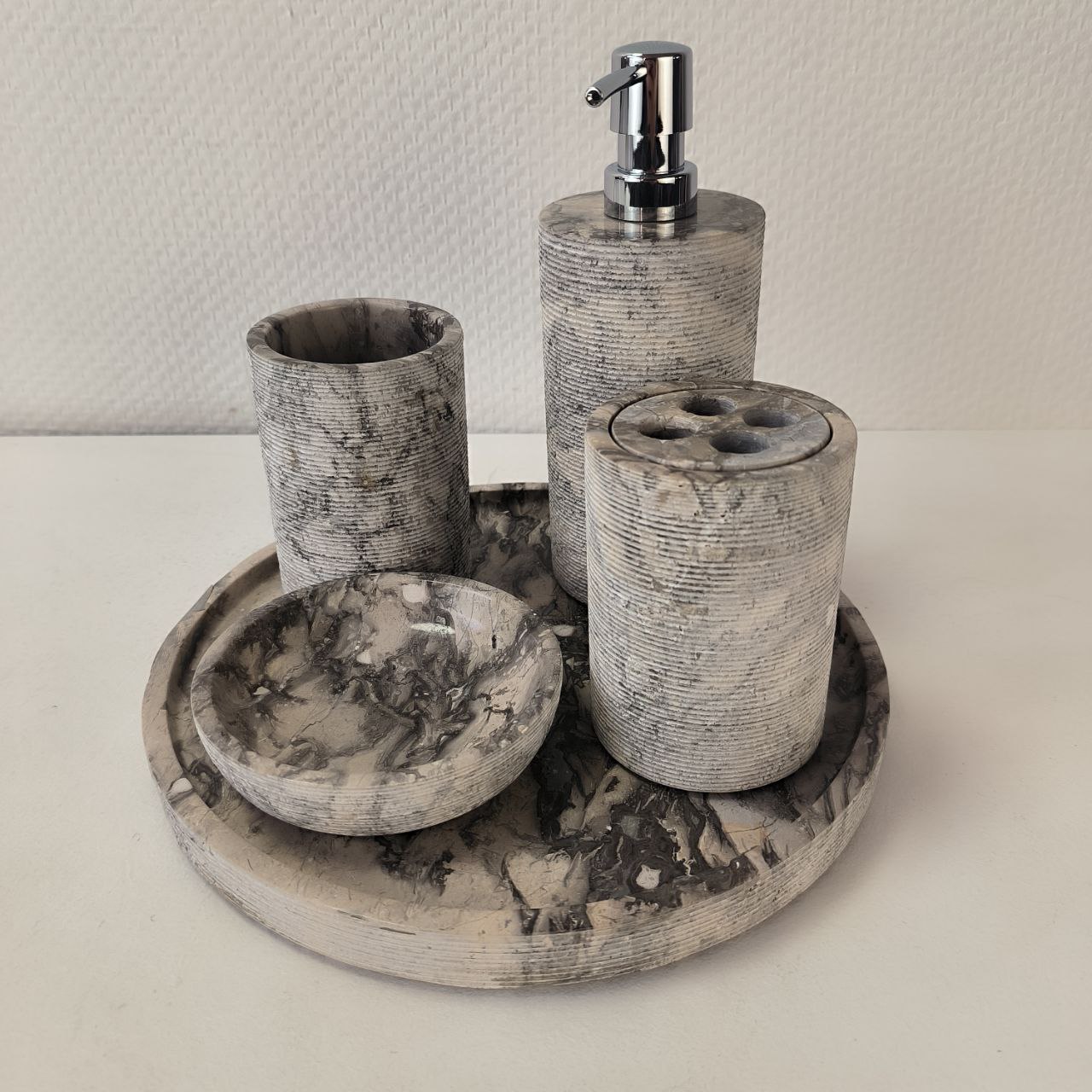 2y4xydncnx5jr9wyr5vr1xuj74154qid