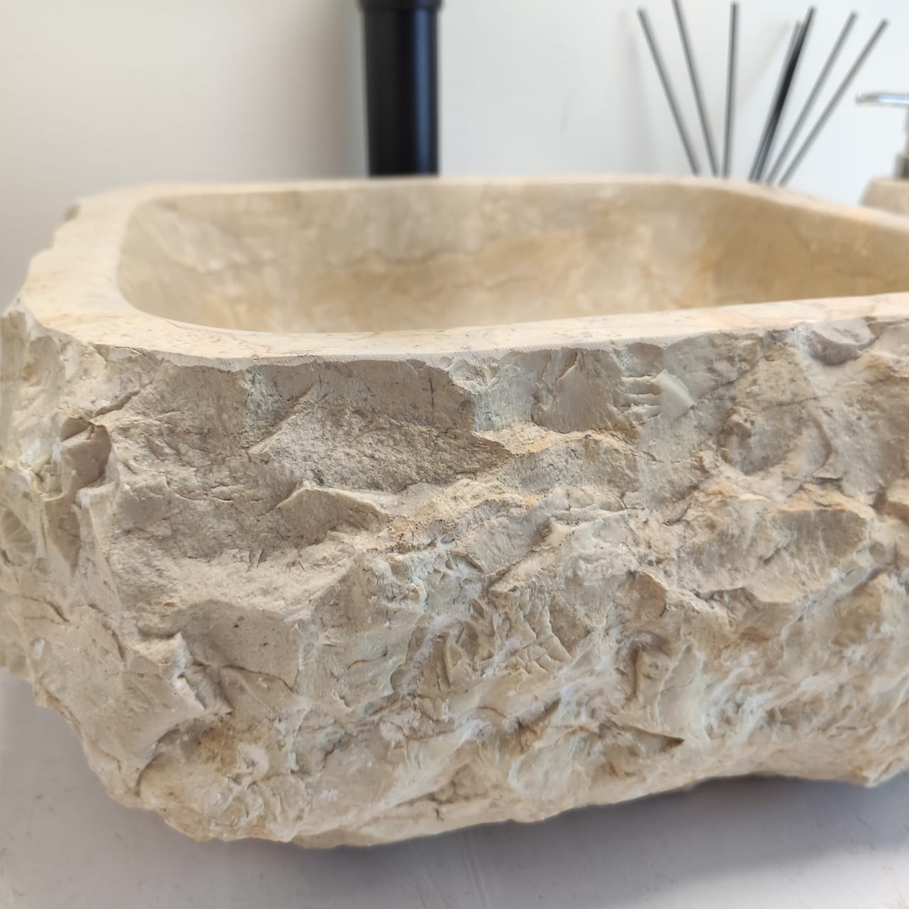 Раковина из мрамора Erozy Cream EM-60643 36*35*15 из натурального камня