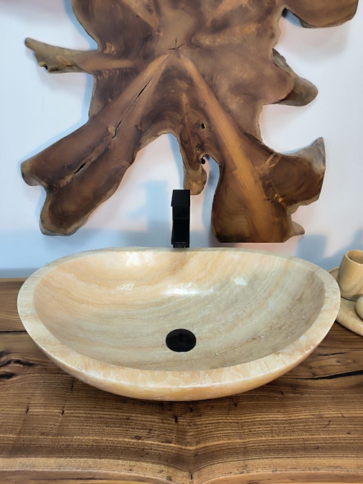 c76b7edf-517a-4f78-82ae-2743f9c4386e