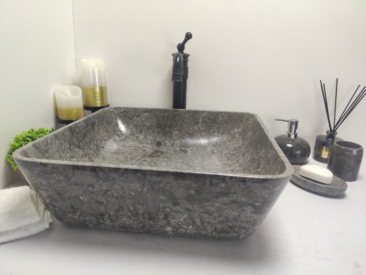 6c4c6e4f-db85-e6ee-e8bd-e4c623551469