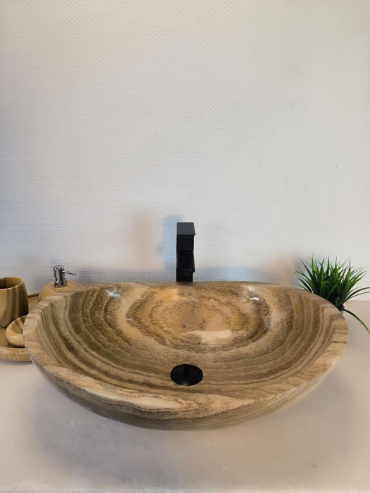 c9590955-d29a-4c42-b93e-12b221ae6595