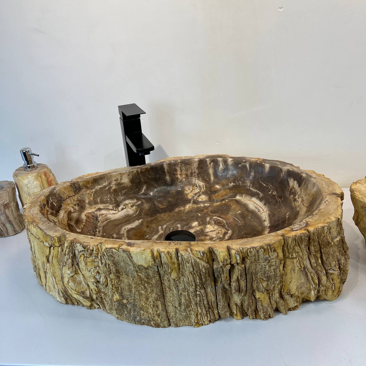 Раковина из окаменелого дерева ПАРА! OD-66906 70*47*15 из натурального камня