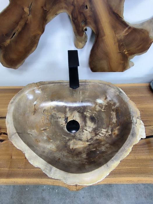 5ccf9136-42b7-478f-9148-8afb793068f7