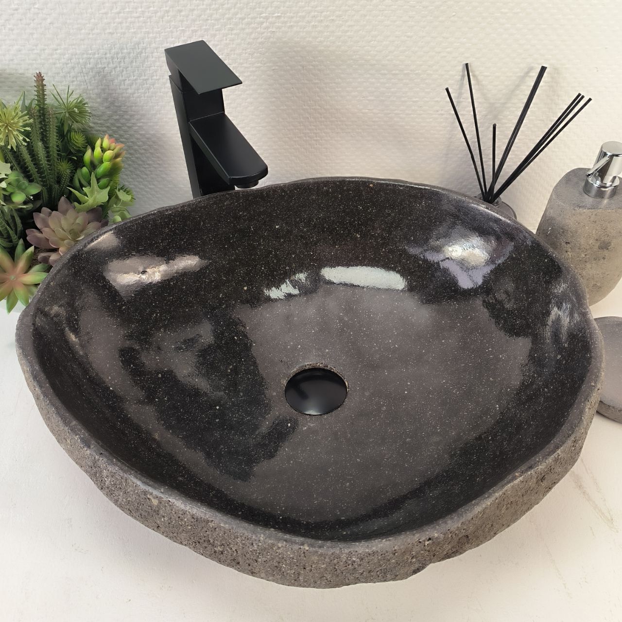 Раковина из речного камня RS-65240 54*44*15 из натурального камня