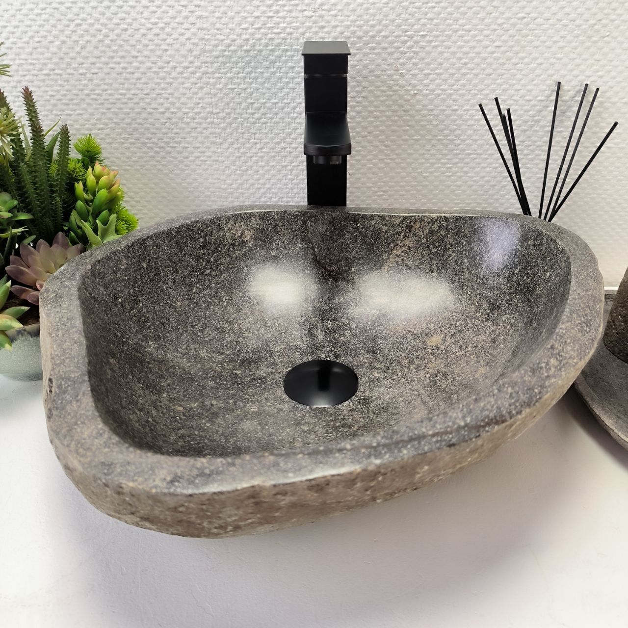 Раковина из речного камня RS-63860 (45*40*14) из натурального камня