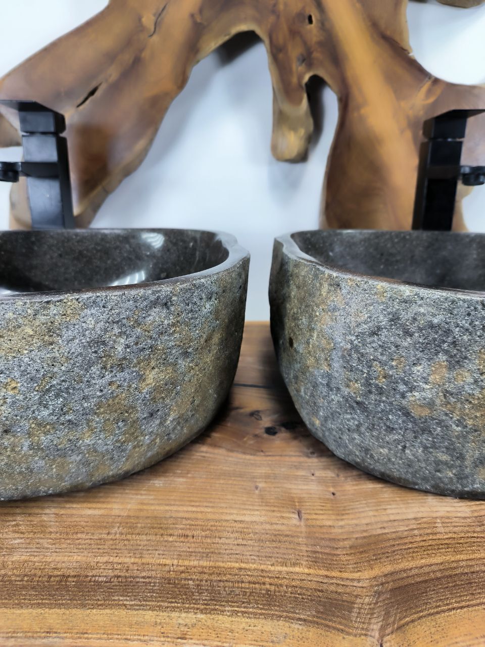 Раковина из речного камня ПАРА! RS-66571 42x39x15 натурального камня
