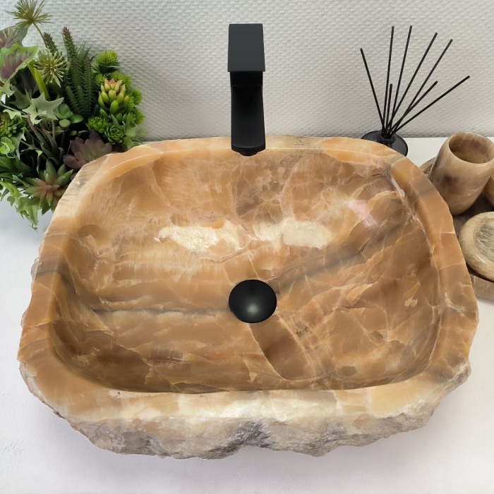 4fgn4pzs0suw0qyzq9zbthjbbw174ej9