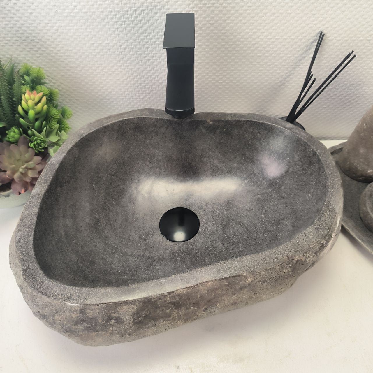 Раковина из речного камня RS-63657 (45*37*15) из натурального камня