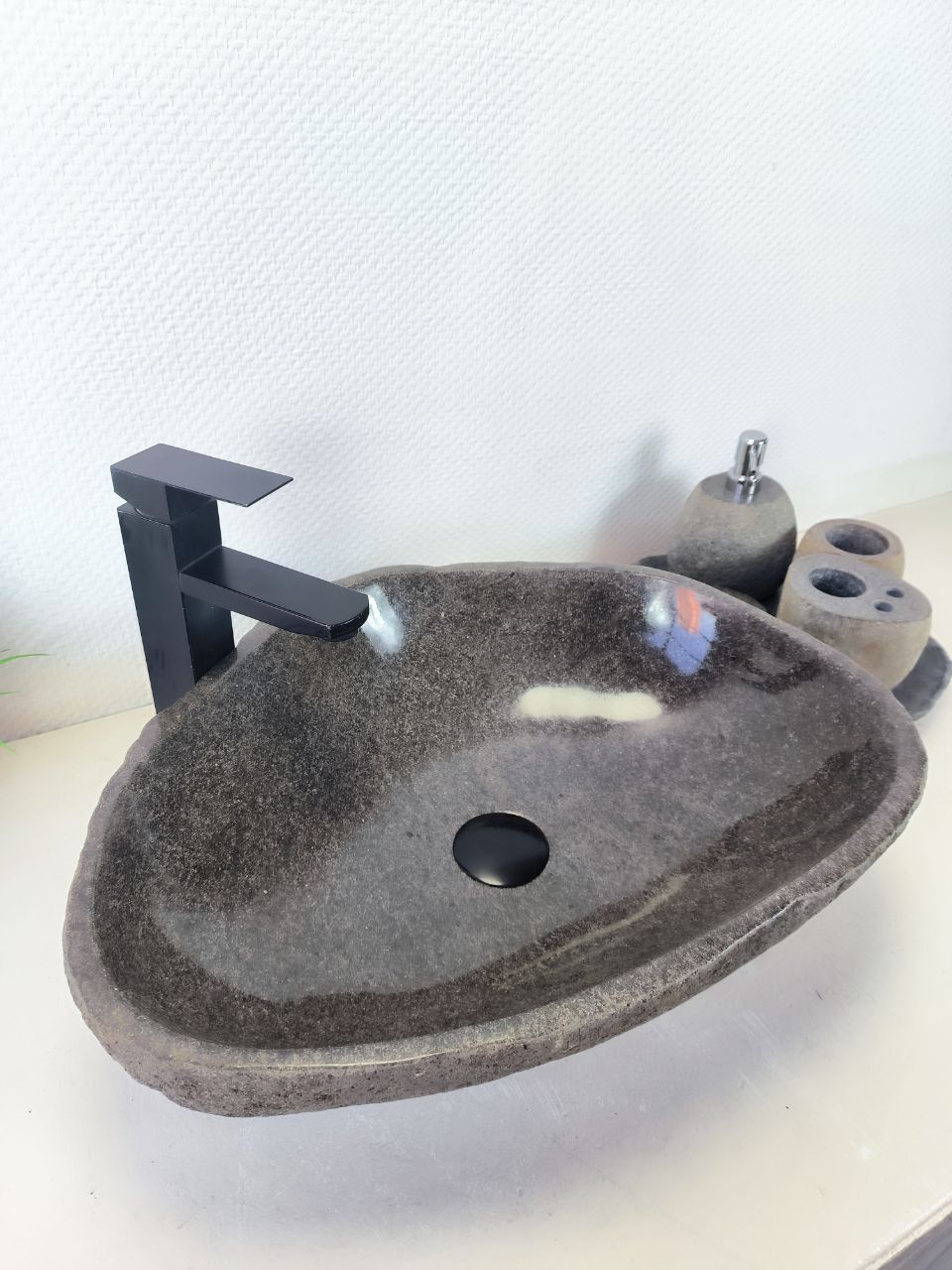 Раковина из речного камня RS-66192 53х40х15 из натурального камня