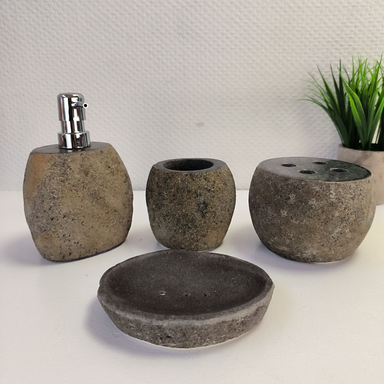 x5hiafzcg7mm3g32ertv73eyvpdko6m6