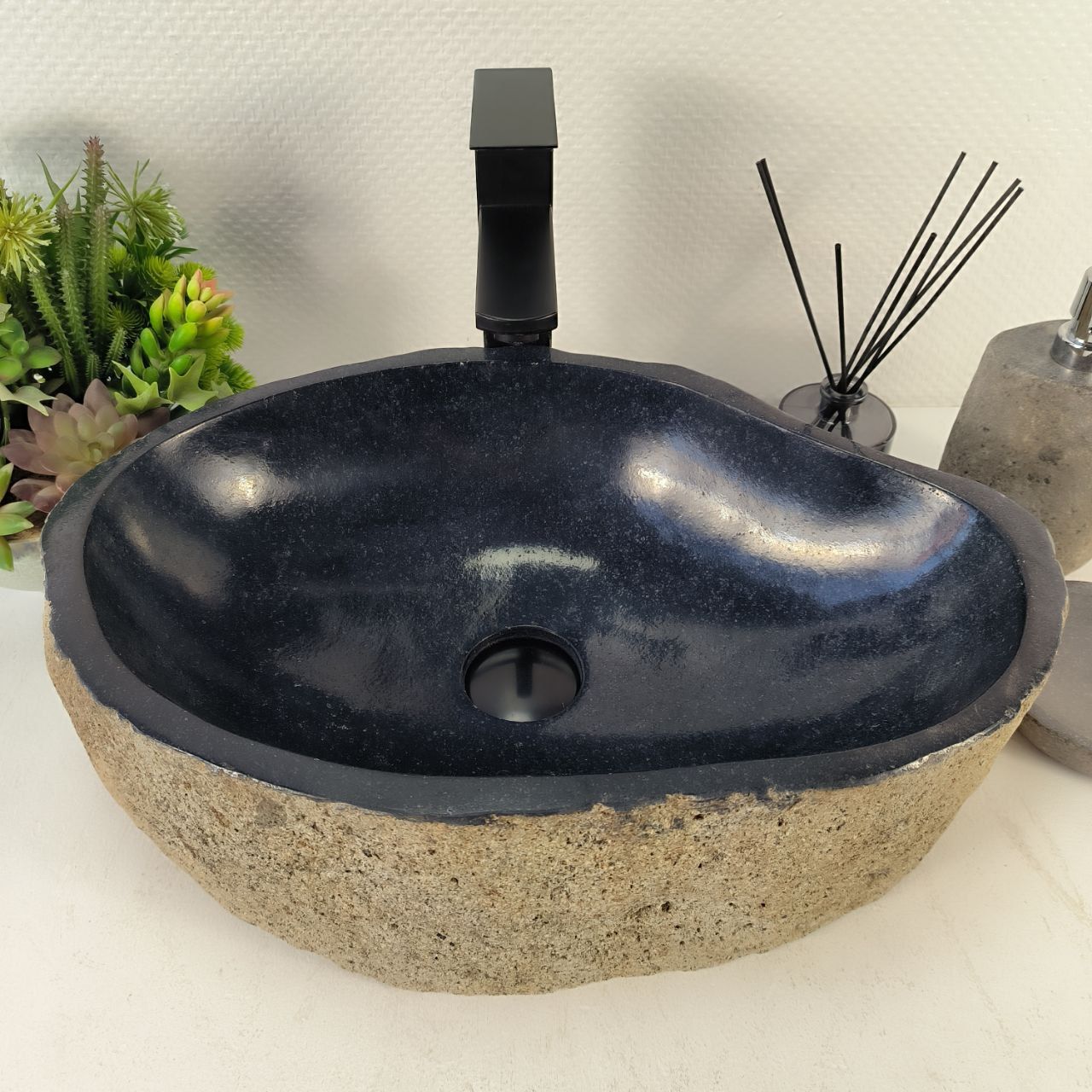 Раковина из речного камня RS-65204 50*33*15 из натурального камня