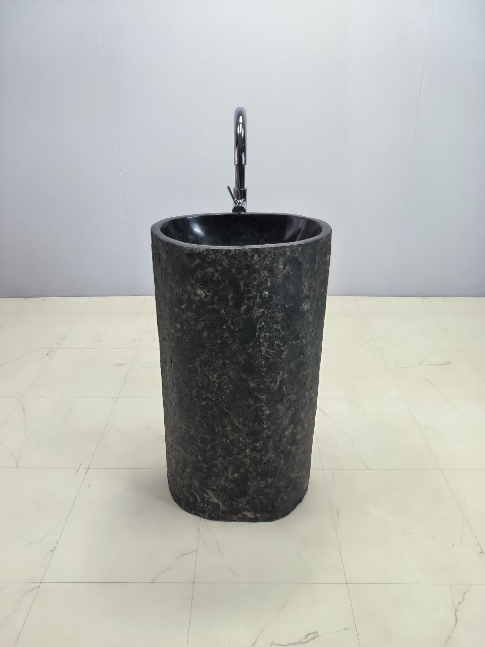 2b1d5813-c2d3-4d7a-b1d8-a7126c280f0b