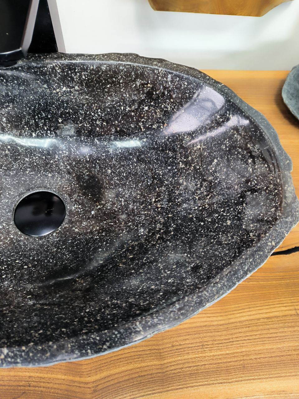 Раковина из речного камня RS-66449 53х32х15 из натурального камня