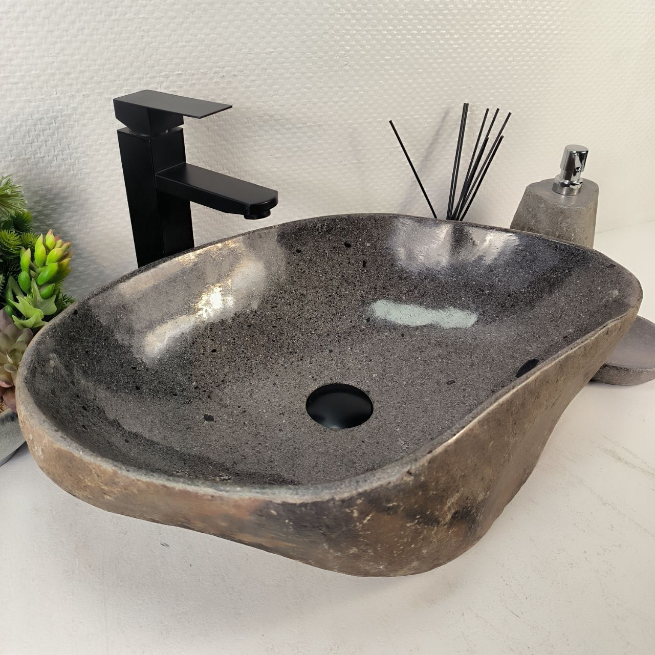 Раковина из речного камня RS-65281 56*38*15 из натурального камня