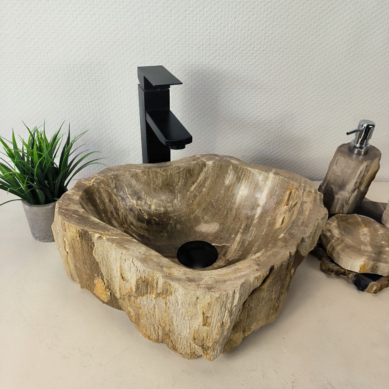 photo_2025-06-20_16-01-11