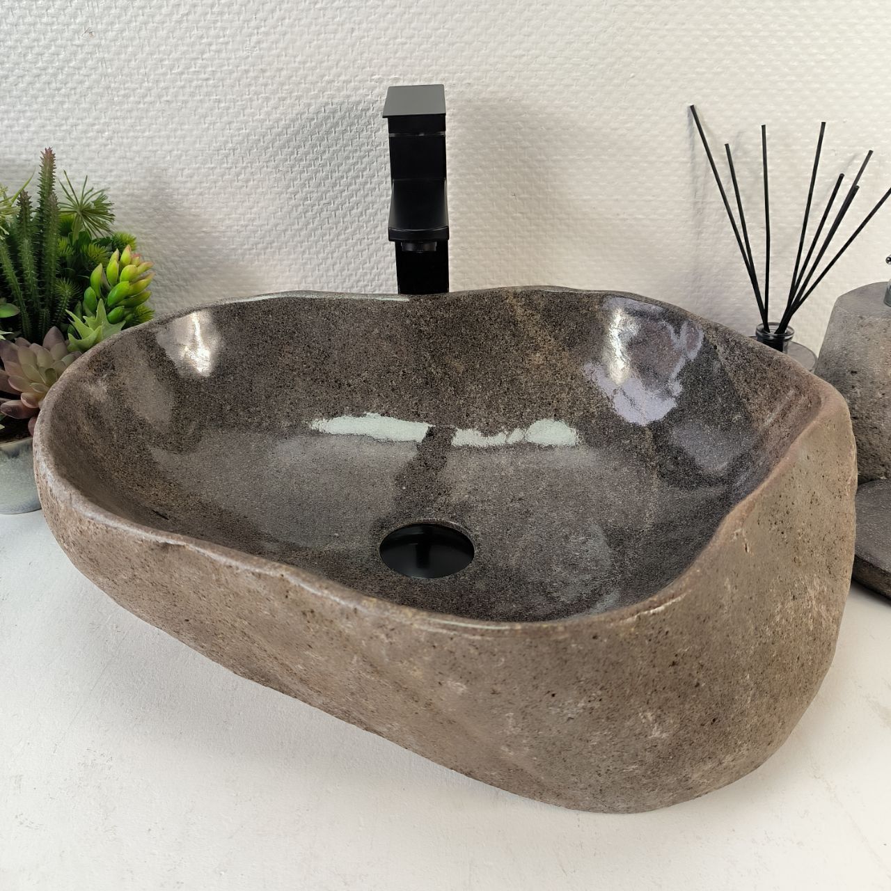 Раковина из речного камня RS-65232 52*40*15 из натурального камня