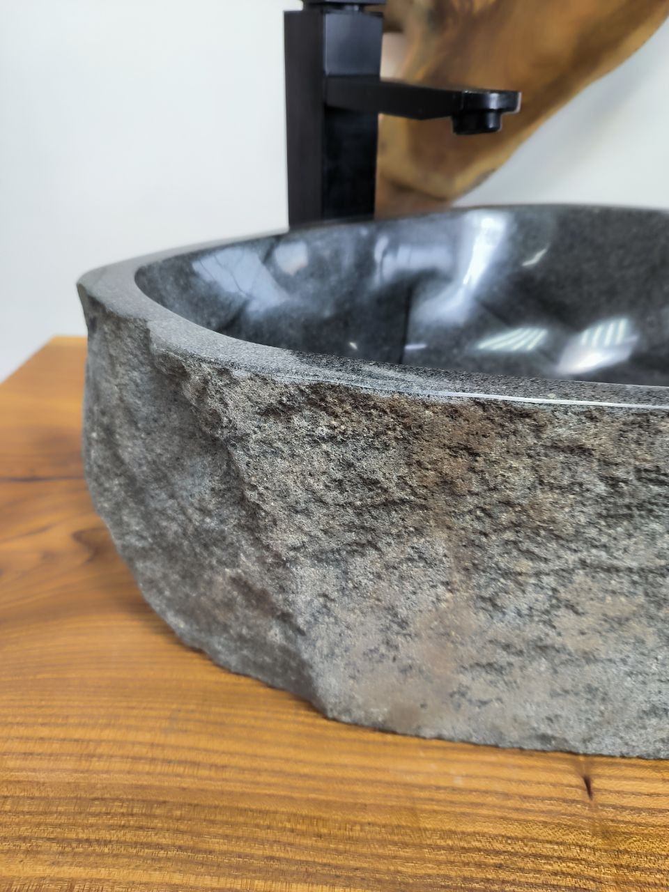 Раковина из речного камня ПАРА! RS-66554 47x32x15 натурального камня