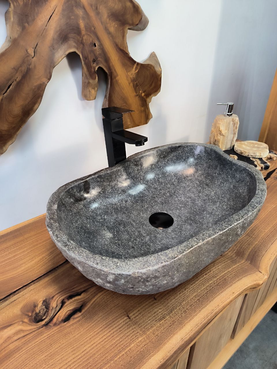 Раковина из речного камня RS-65898 54х39х15 из натурального камня