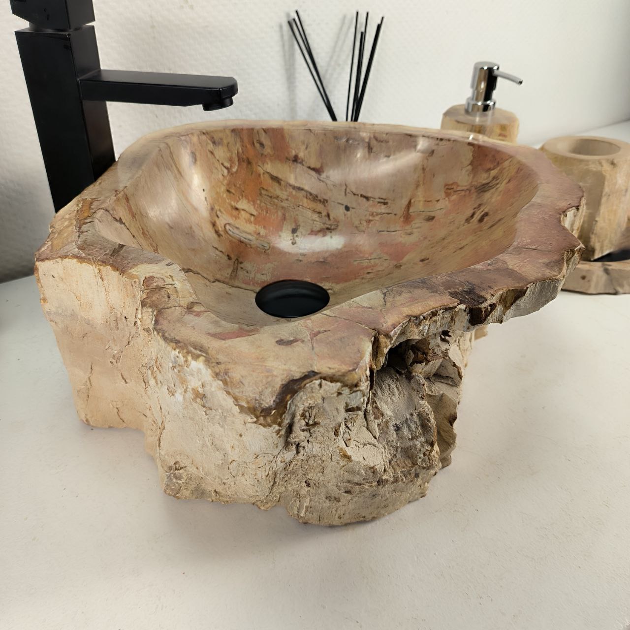 p3v8tb8lwcoru7ft1u12qeq3nl2cvezt