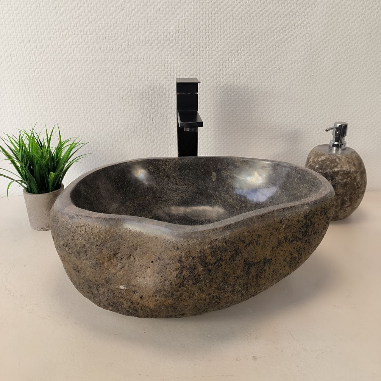 Раковина из речного камня RS-66008 43х37х15 из натурального камня