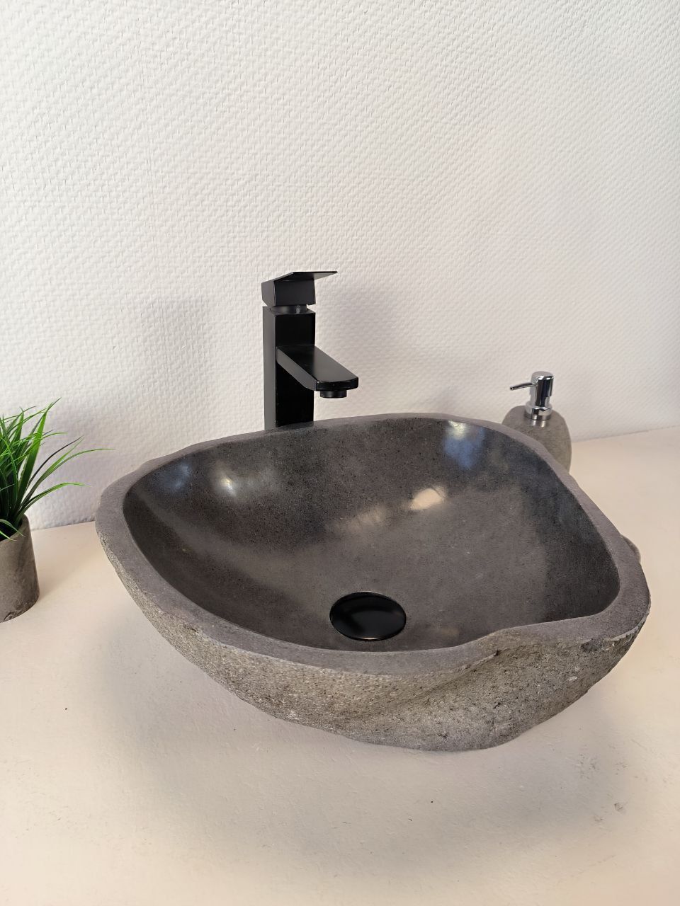Раковина из речного камня RS-65965 42х38х15 из натурального камня