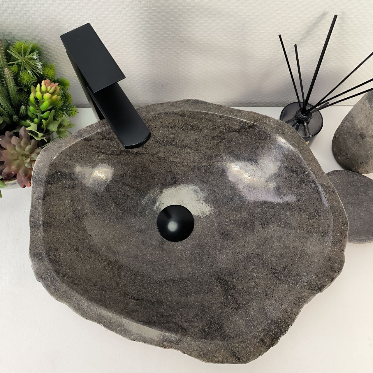 Раковина из речного камня RS-65145 46*39*15 из натурального камня