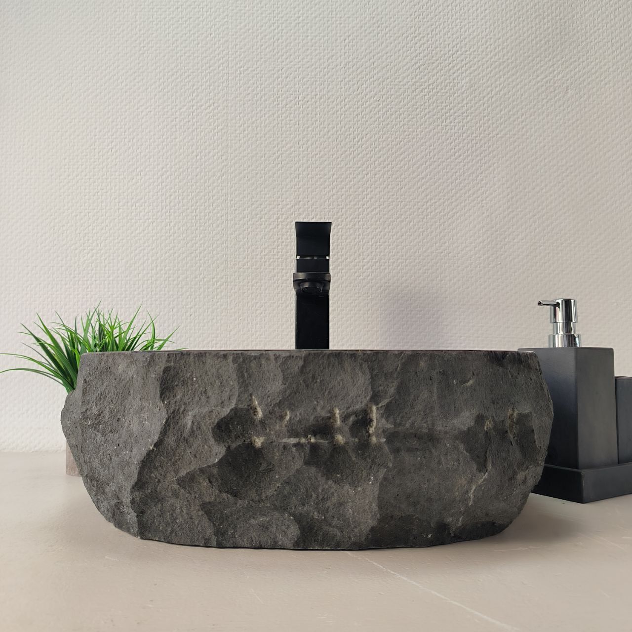 Раковина из андезита Erozy Black EA-66106 42*31*15  из натурального камня