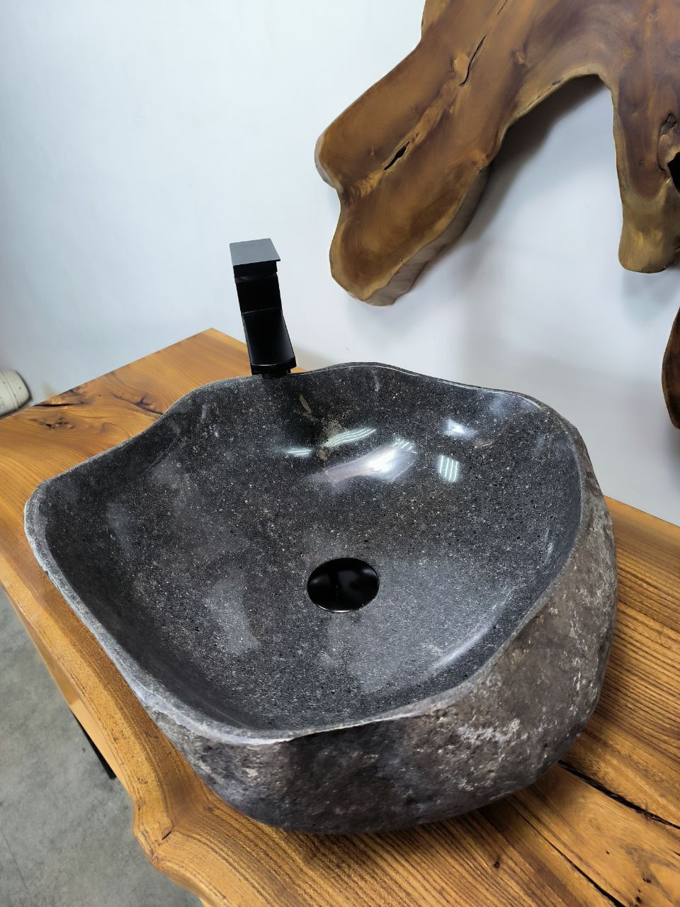 Раковина из речного камня RS-66691 47х42х16 из натурального камня