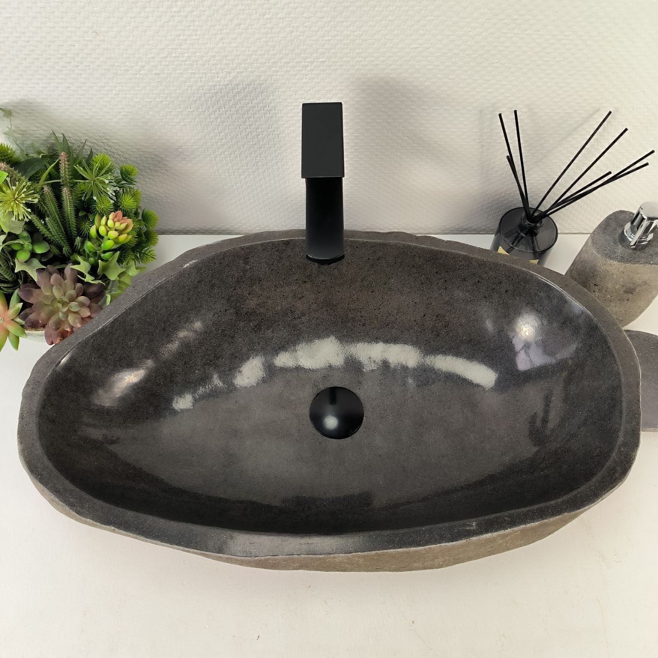 Раковина из речного камня RS-65156 64*38*15 из натурального камня