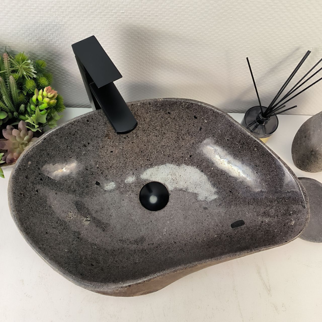 Раковина из речного камня RS-65281 56*38*15 из натурального камня