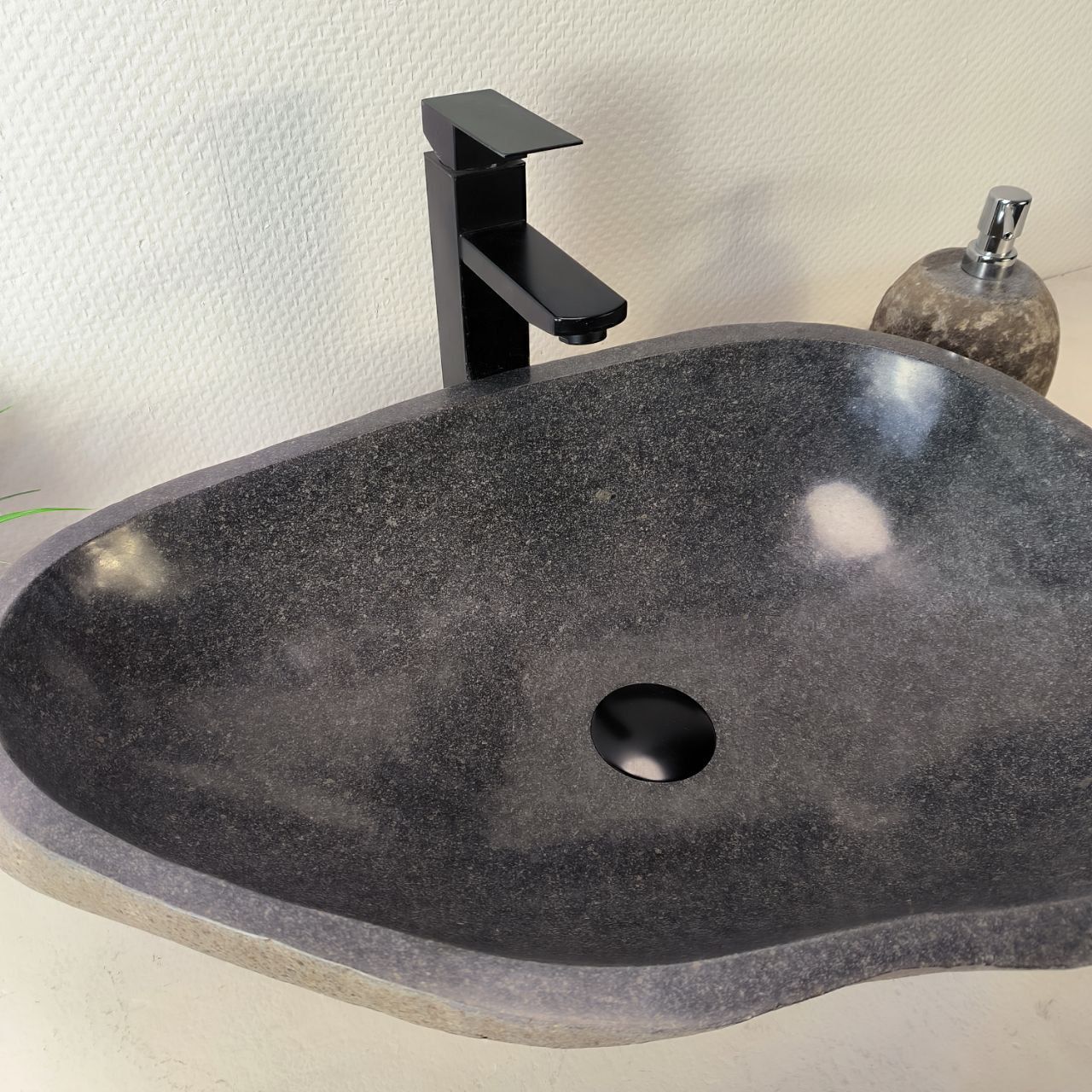 Раковина из речного камня RS-66036 60х43х16 из натурального камня