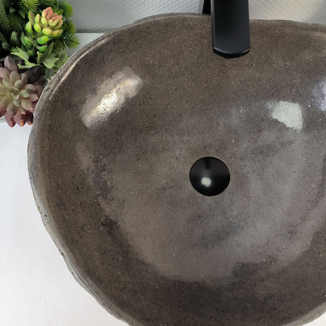 Раковина из речного камня RS-65214 51*44*15 из натурального камня
