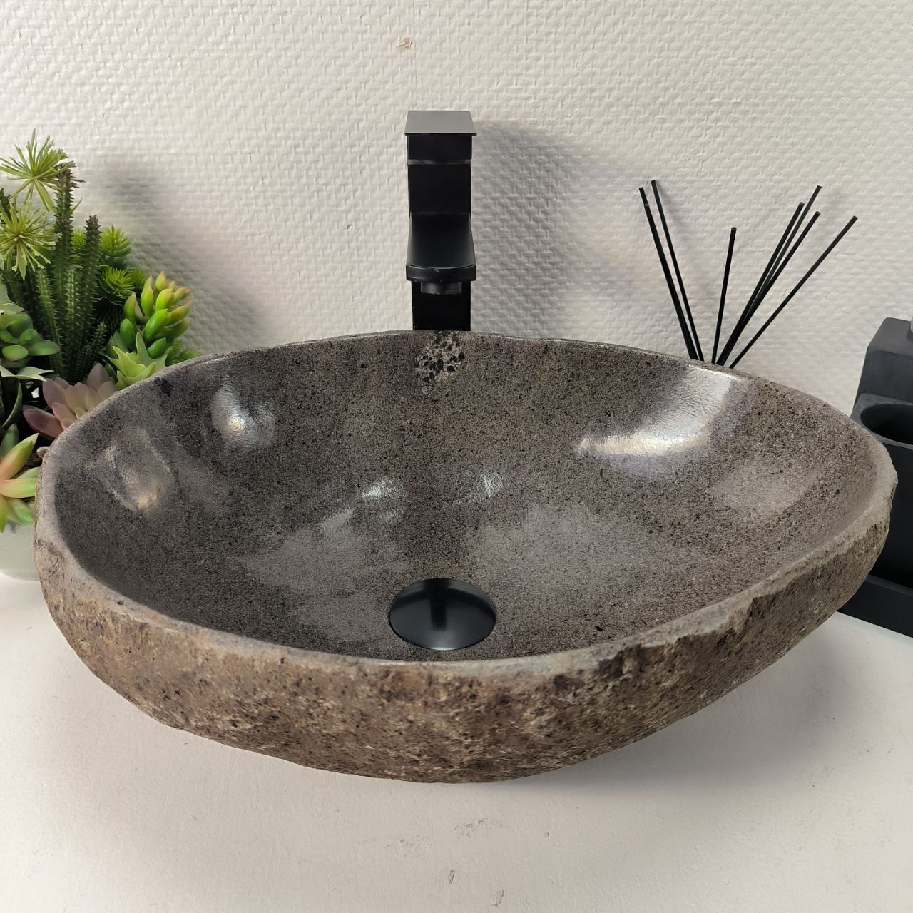 Раковина из речного камня RS-64940 46*35*15 из натурального камня