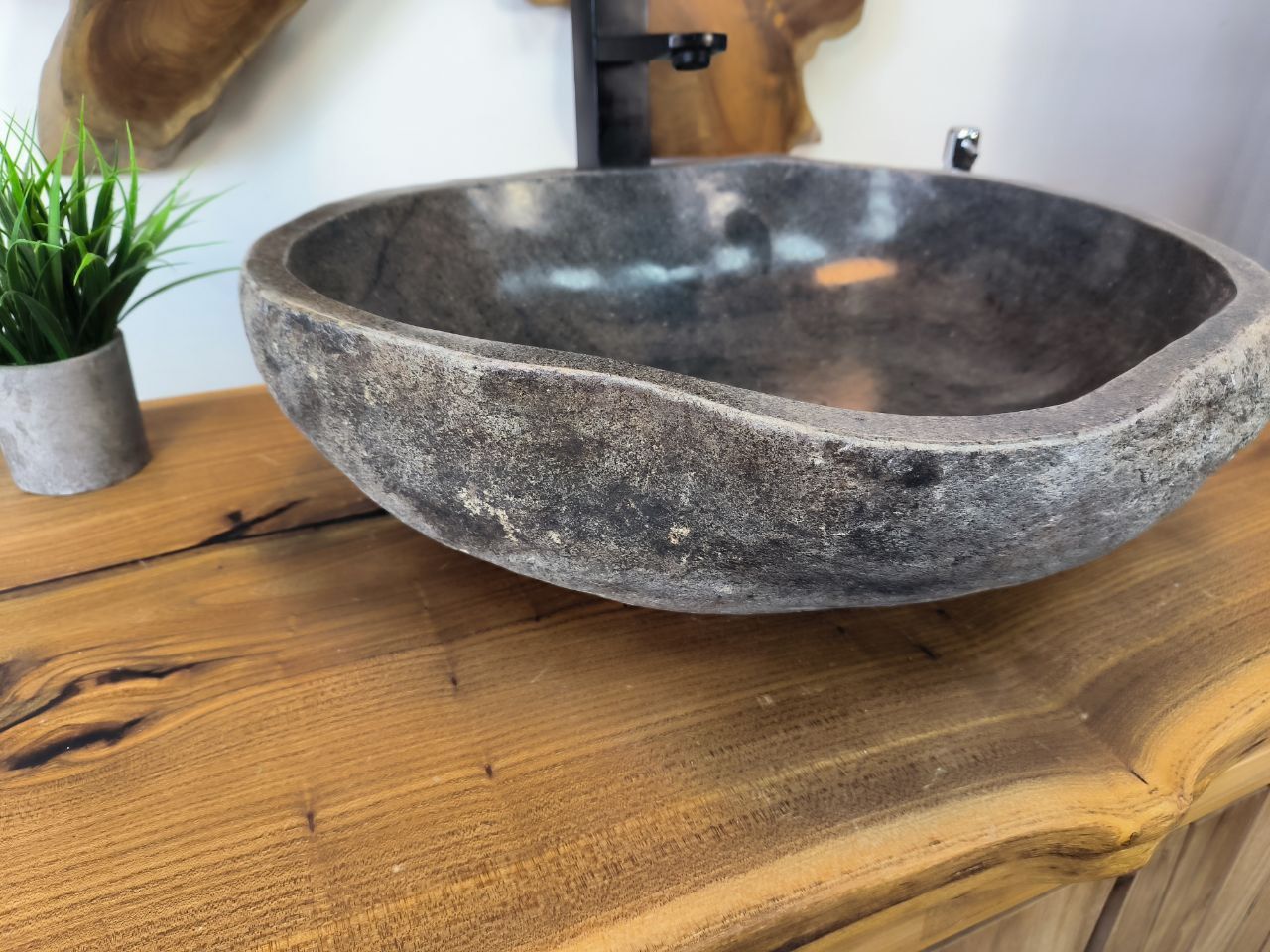 Раковина из речного камня RS-65798 53х45х15 из натурального камня