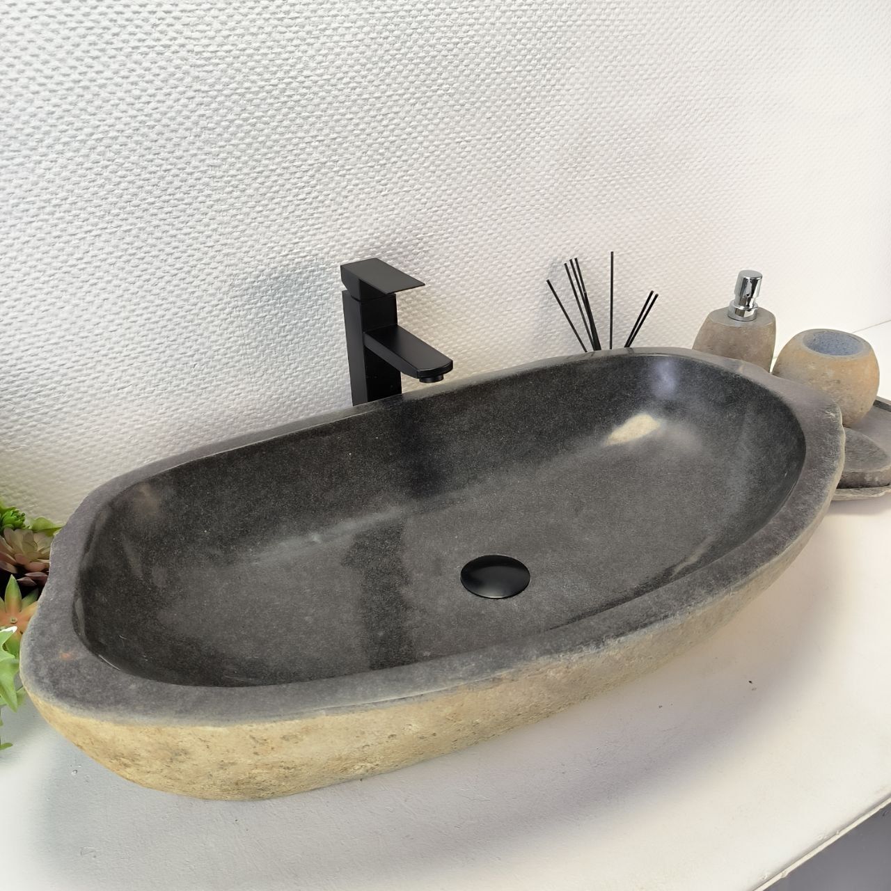 Раковина из речного камня RS-63532 (75*43*17) из натурального камня