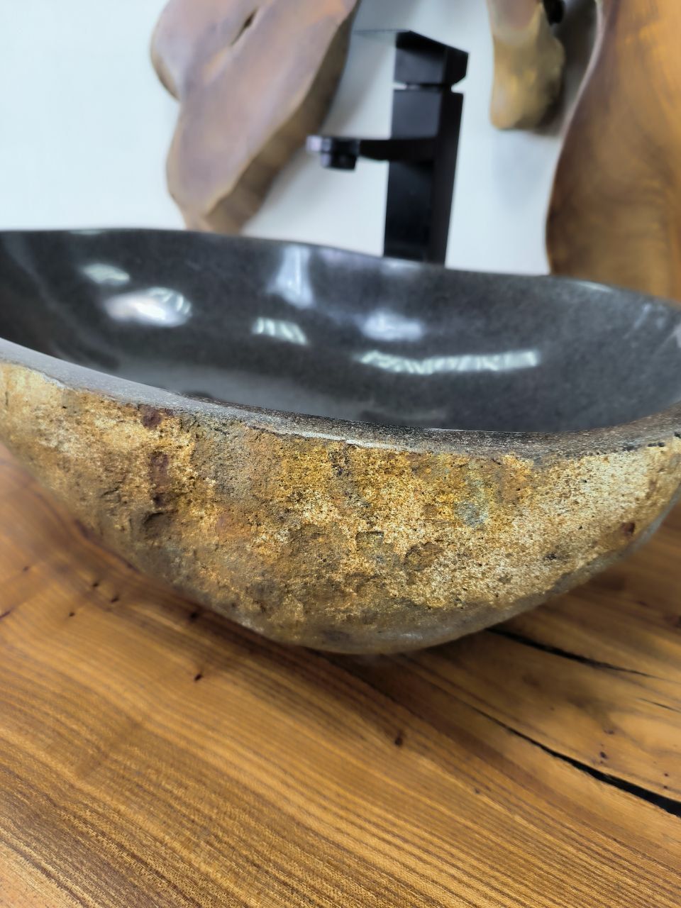 Раковина из речного камня RS-66579 56х34х15 из натурального камня