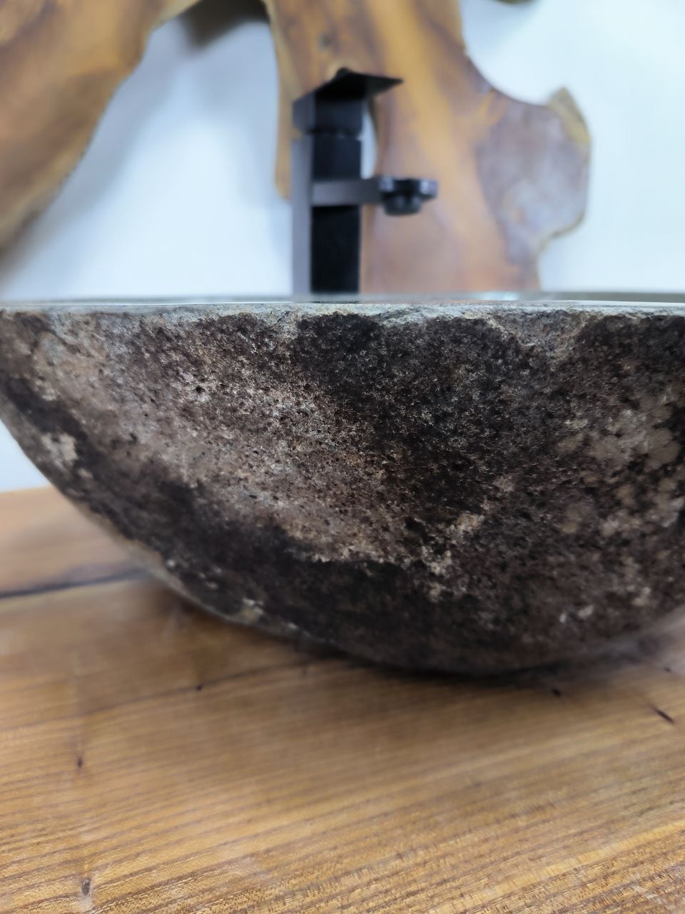 Раковина из речного камня RS-66573 47х40х15 из натурального камня