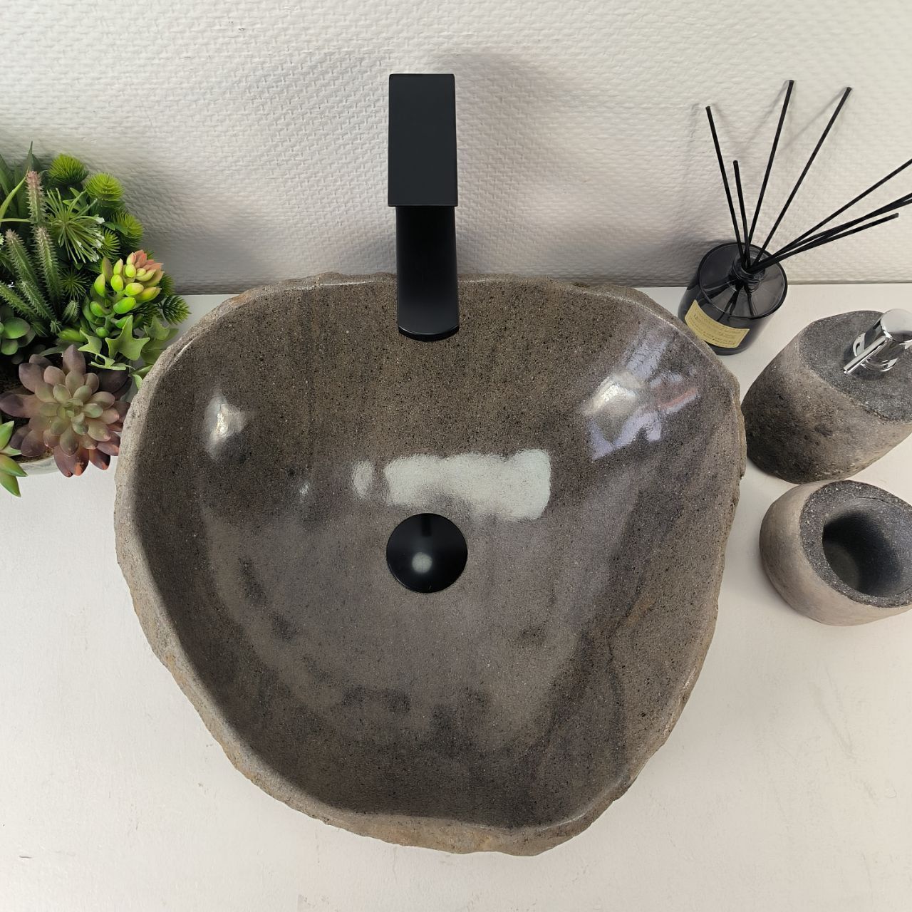 Раковина из речного камня RS-65443 46*42*15 из натурального камня