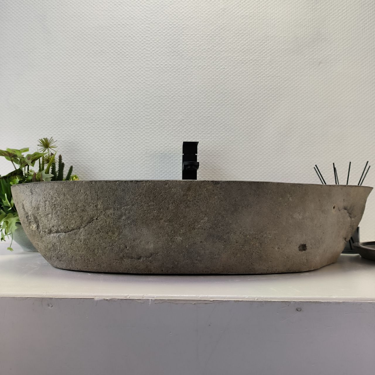 Раковина из речного камня RS-63543 (75*44*16) из натурального камня