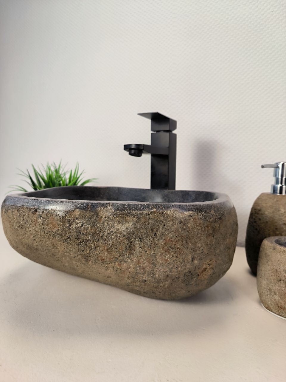 Раковина из речного камня RS-66005 38х32х15 из натурального камня