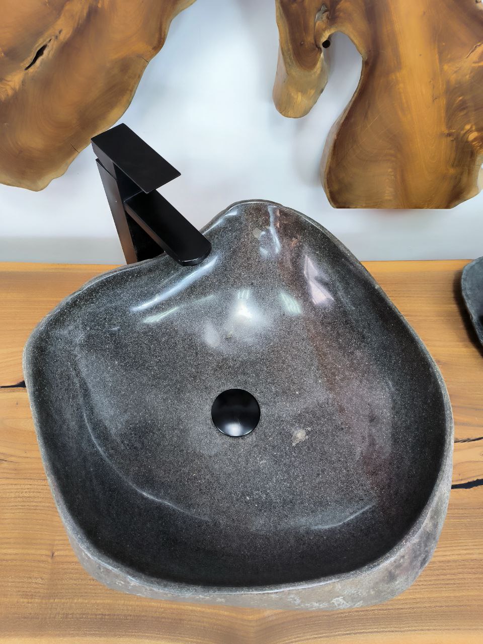 Раковина из речного камня RS-66286 47х46х17 из натурального камня