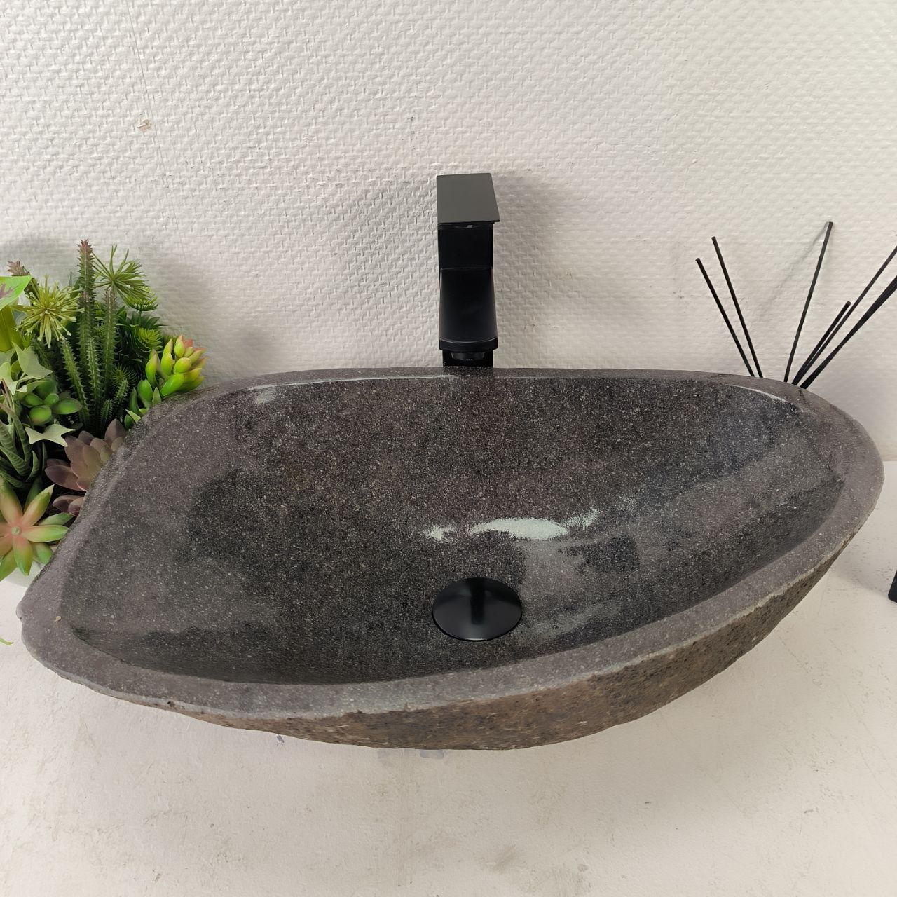 Раковина из речного камня RS-65078 53*35*15 из натурального камня