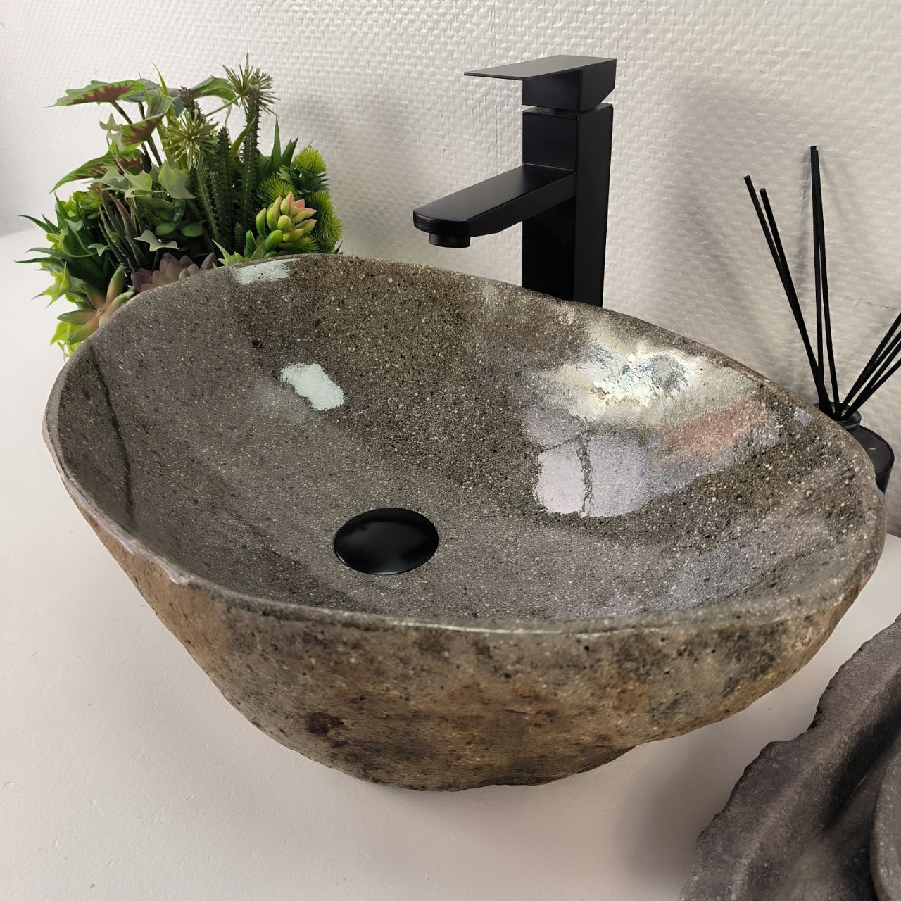 Раковина из речного камня RS-64870 51*34*15 из натурального камня