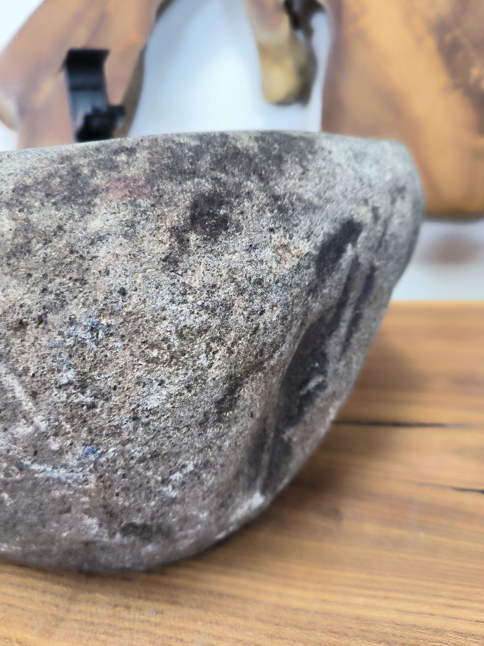 Раковина из речного камня RS-66286 47х46х17 из натурального камня