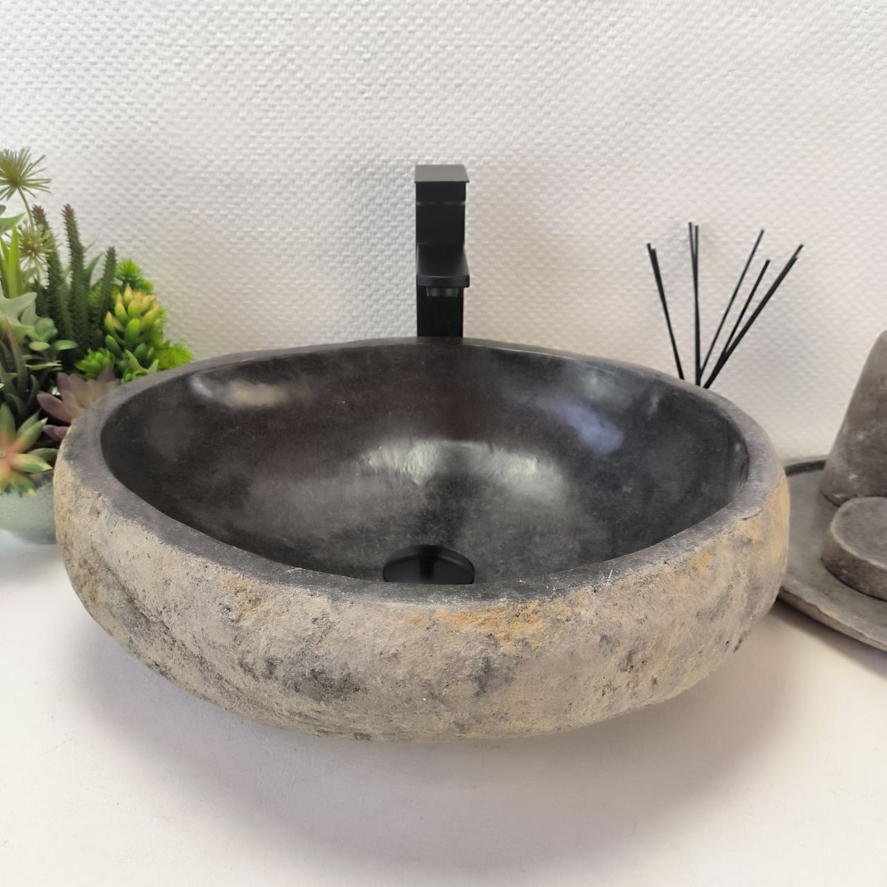 Раковина из речного камня RS-63472 (48*42*15) из натурального камня